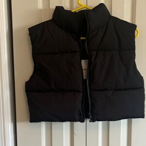 Forever 21 Black Puffer Vest Size XS NWT